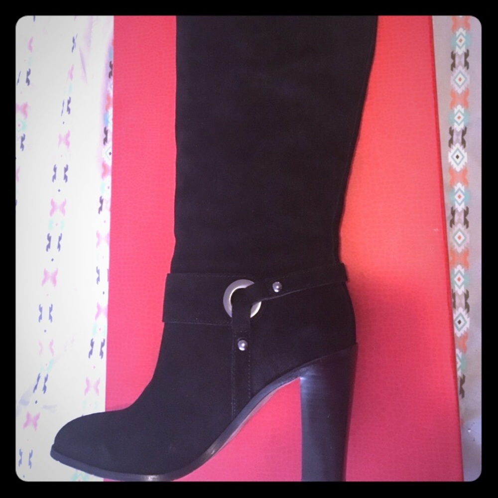 Black knee length suede boots